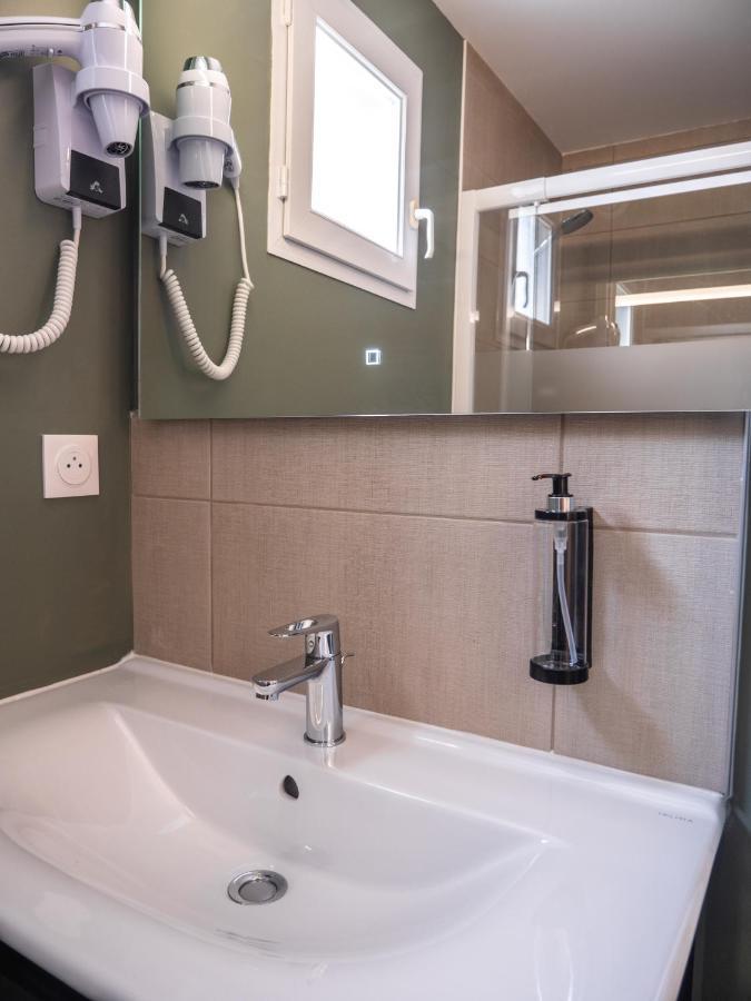Logis Hotels Le Saint Pierre Moncoutant Luaran gambar